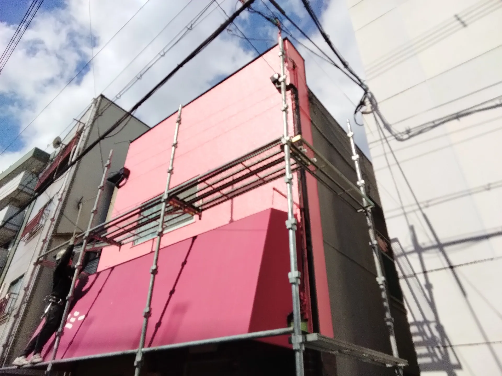 大阪市で外壁塗装を、施工しました。