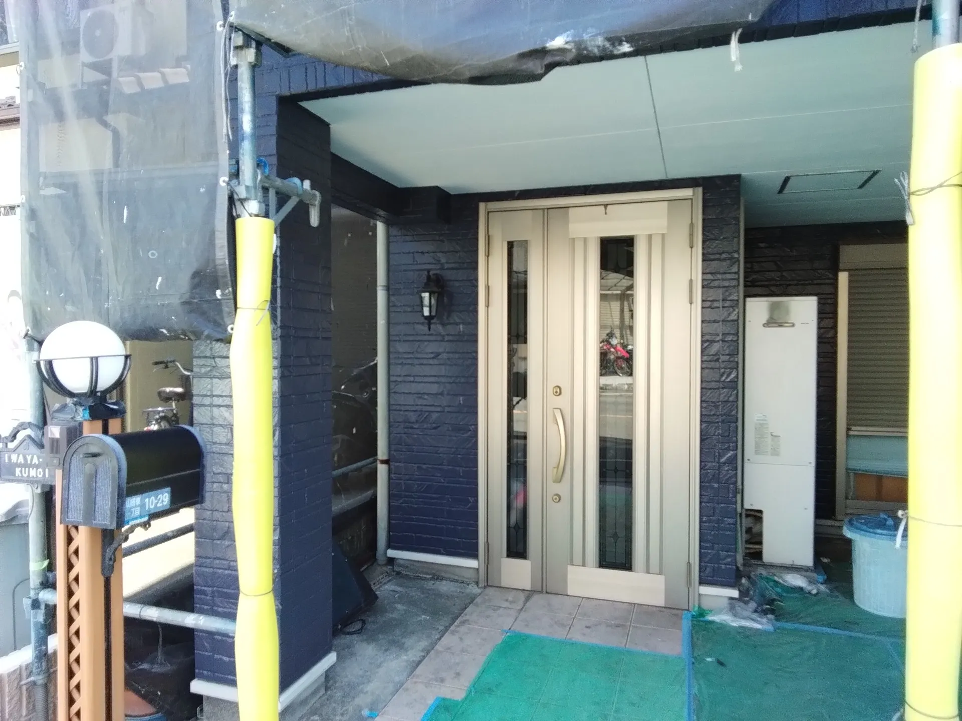 大阪府吹田市で､屋根補修､外壁補修､外壁張り替え、シール工事､外壁塗装､ベランダ簡易防水を施工しました。