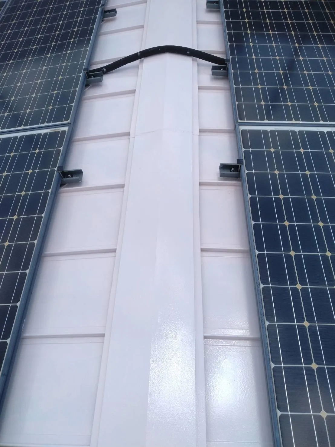 大阪府大阪市で外壁塗装の仕上げ､屋根塗装の仕上げ､軒天塗装を、施工しました。