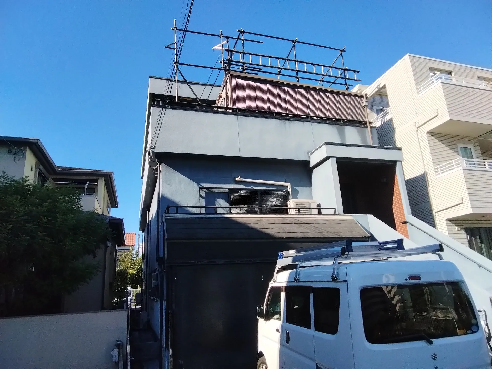 大阪府摂津市でフル塗装及び１部解体を契約しました。