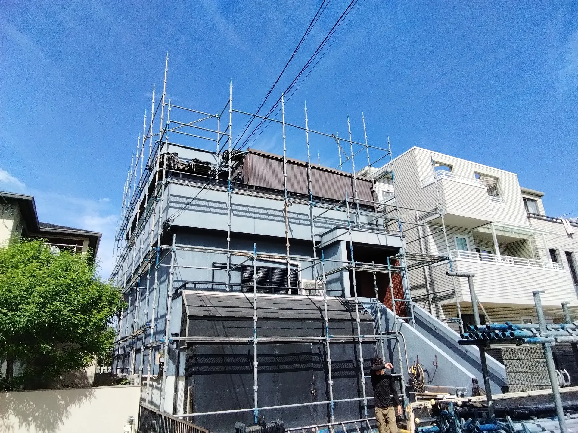 大阪府摂津市で足場着工しました。