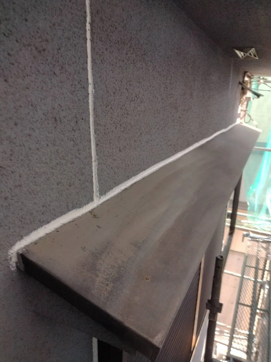 大阪府高槻市で屋根､外壁フル塗装のシーリング工事及び下地処理を施工しました。