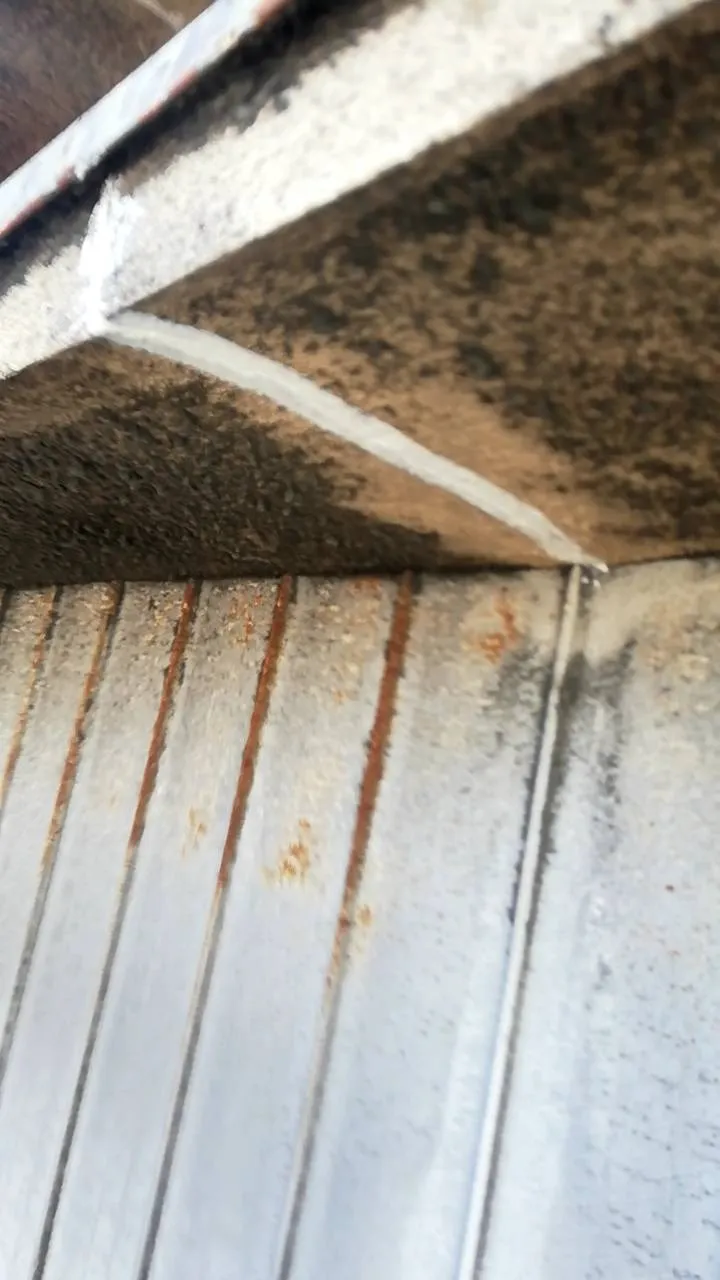 大阪府吹田市で外壁フル塗装の下地補修､下地処理を施工しました。