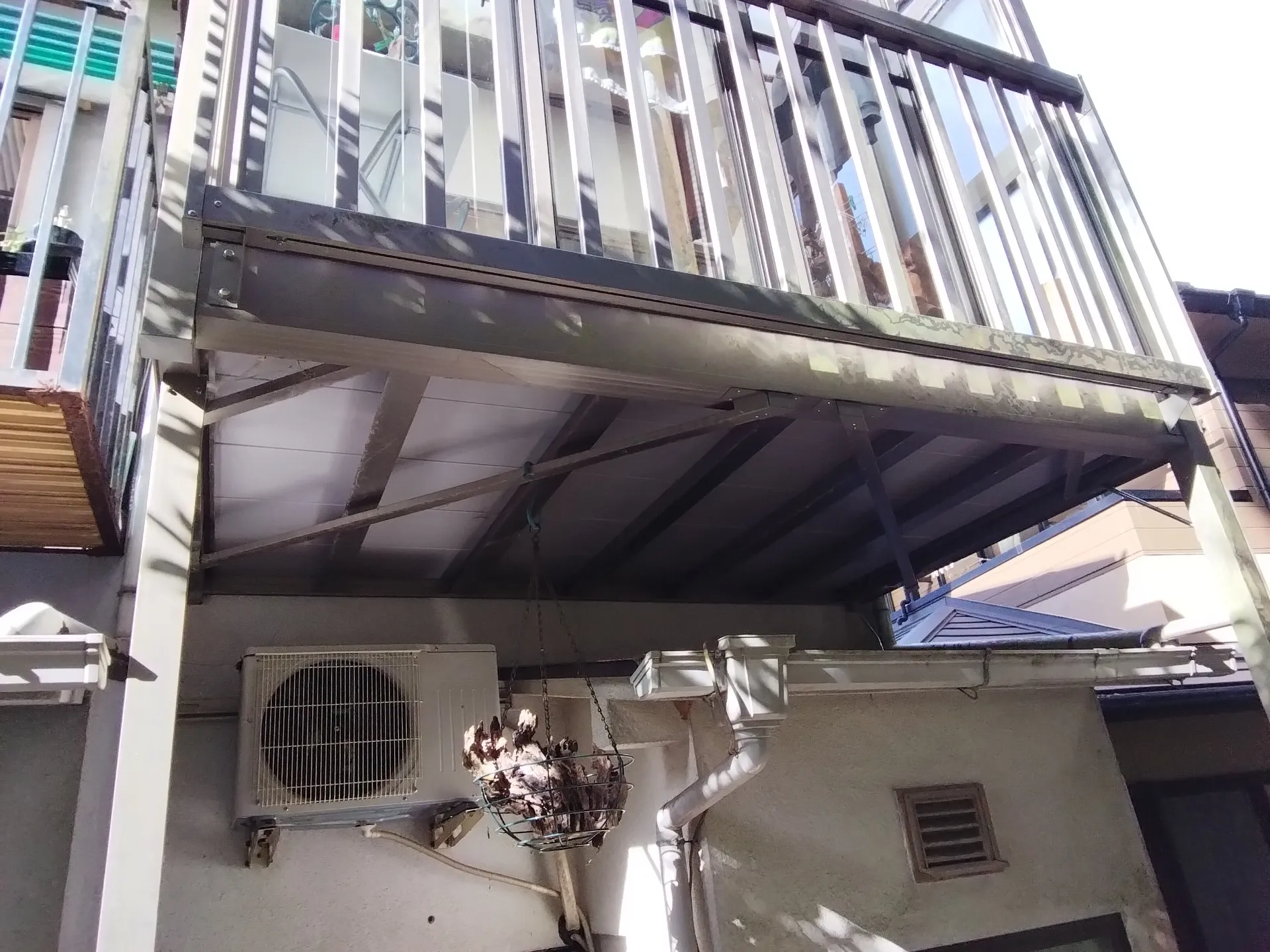 京都市西京区に屋根塗装､外壁フル塗装の現場調査に行きました。