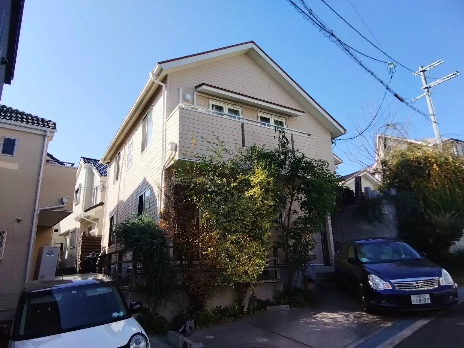 大阪府茨木市で外壁フル塗装､屋根塗装､シーリング工事、ベランダ簡易防水を、ご契約して頂きました。