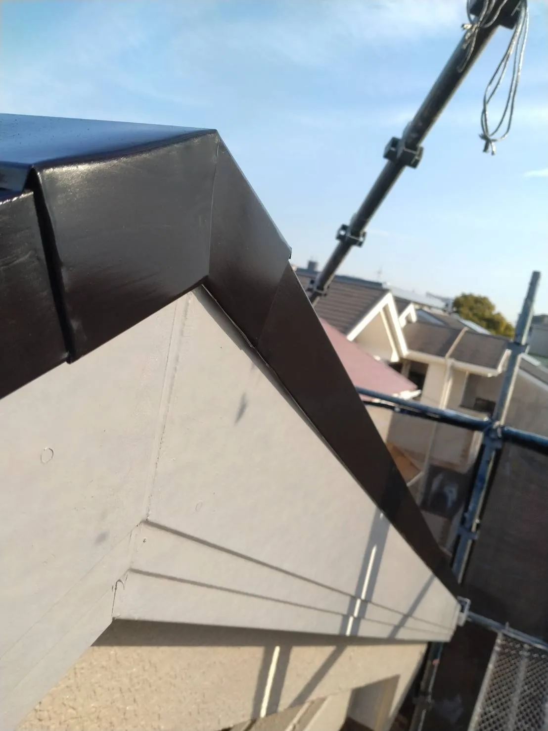 大阪府吹田市で外壁フル塗装、屋根塗装工事のOP 塗装を施工しました。