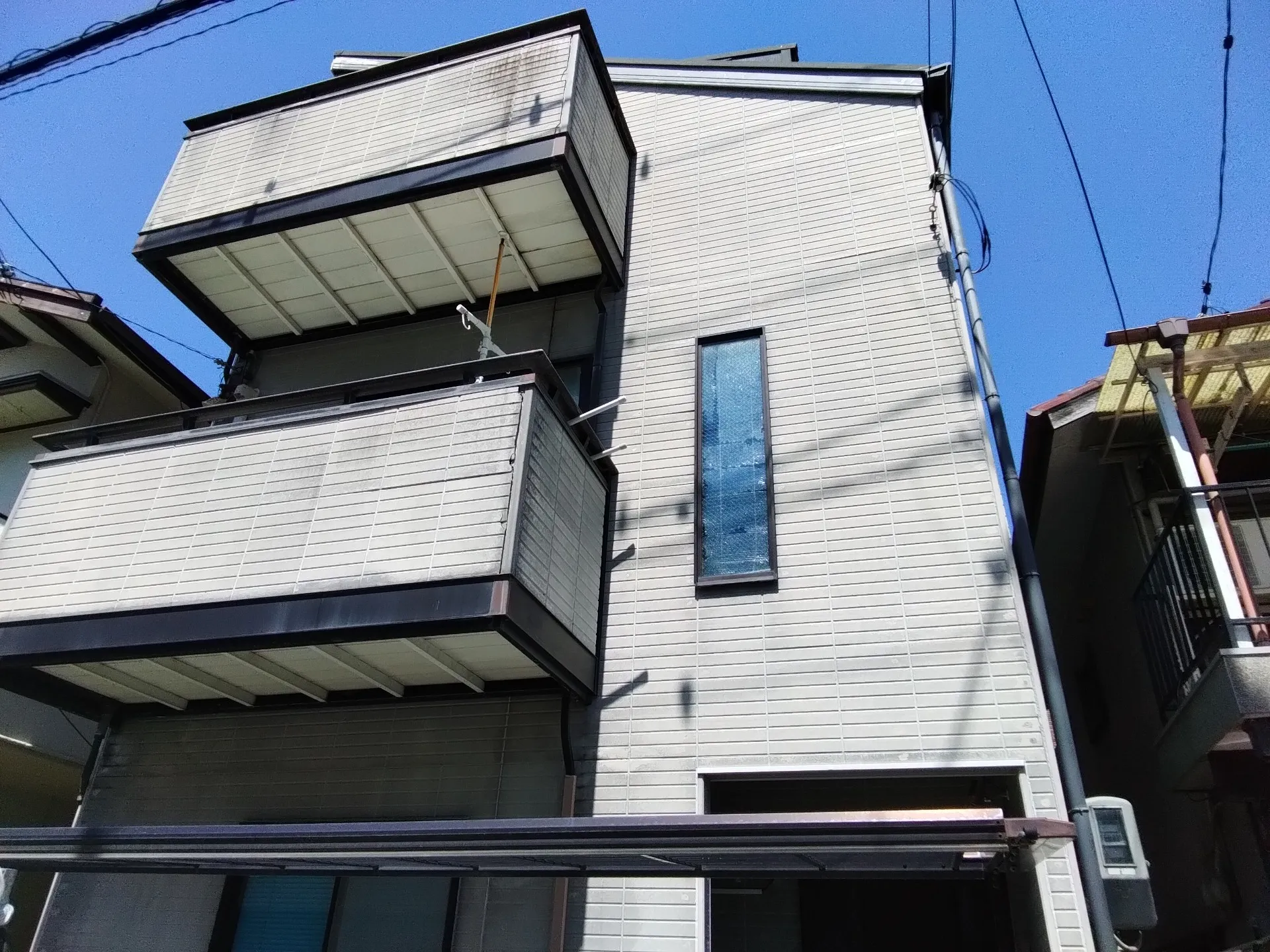 兵庫県尼崎市に外壁フル塗装、屋根塗装、シーリング工事、ベランダ簡易防水工事の現場調査に行きました。