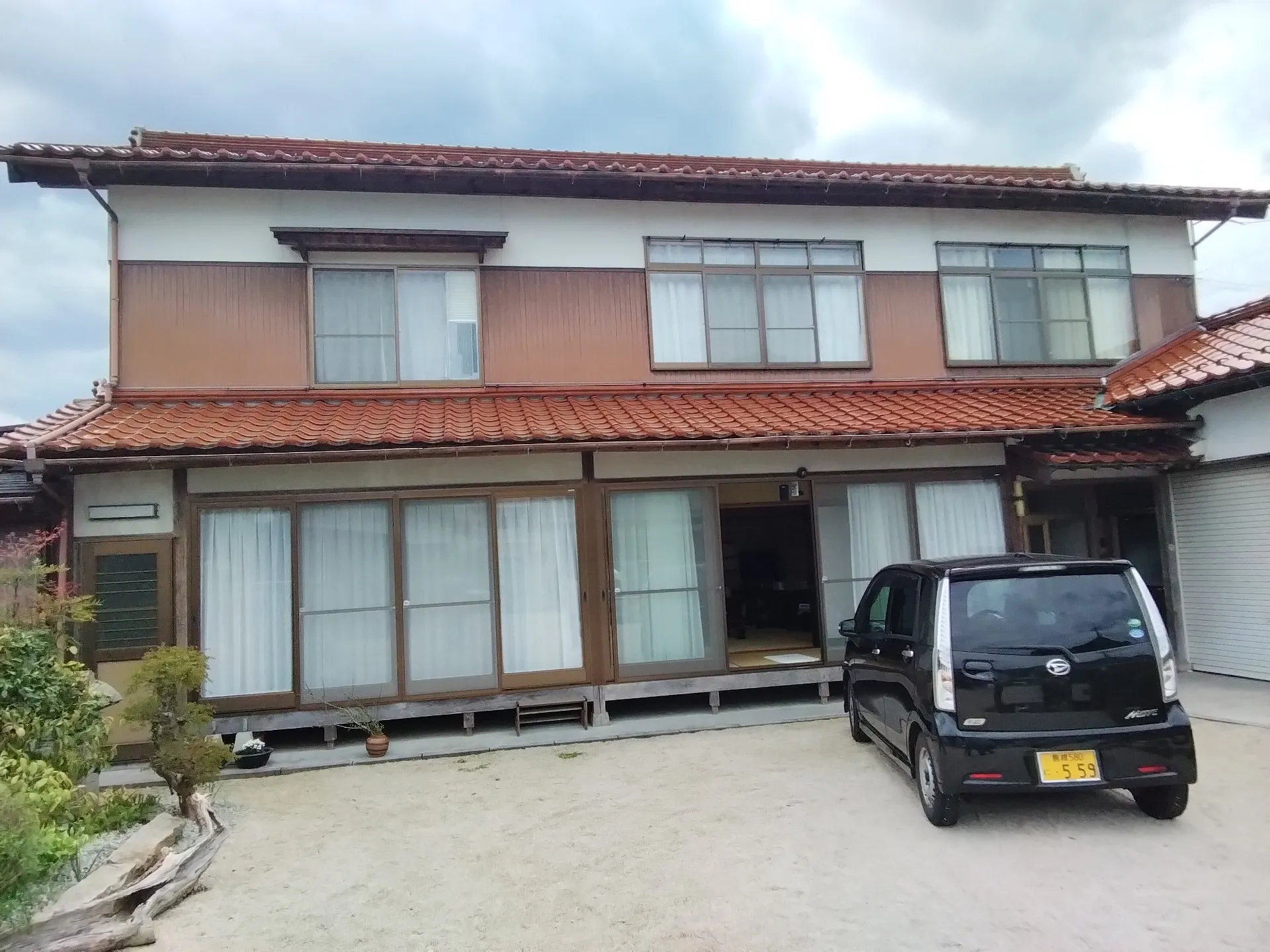 島根県安来市に外壁補修､外壁部分塗装の現地調査に行きました。