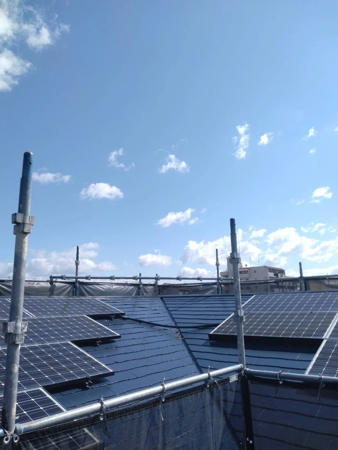大阪府高槻市で外壁フル塗装､屋根塗装､シーリング工事､ベランダ簡易防水工事の出来る箇所を施工しました。