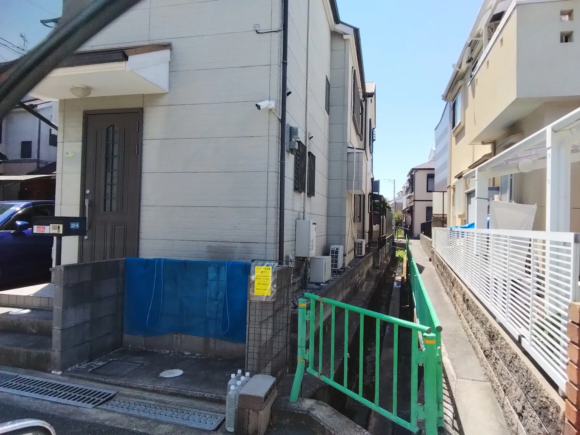 大阪府高槻市で外壁フル塗装､屋根塗装､シーリング工事､ベランダ簡易防水工事のお見積に行きました。