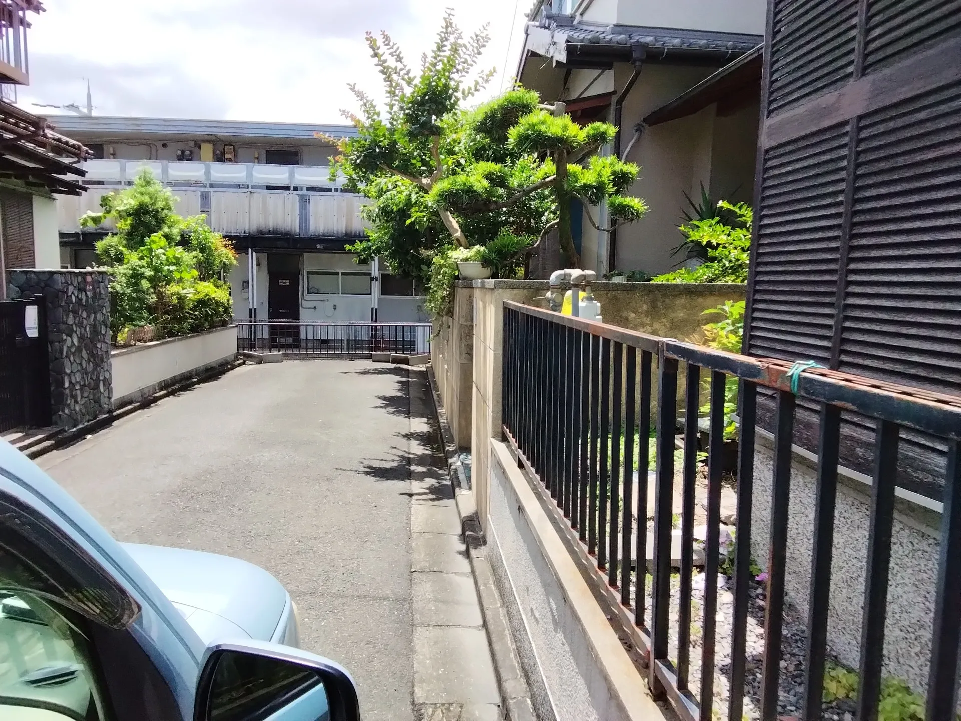 大阪府高槻市に外壁フル塗装､シーリング工事､ベランダ解体､ベランダ簡易防水工事のご近所様へご挨拶に廻りました。