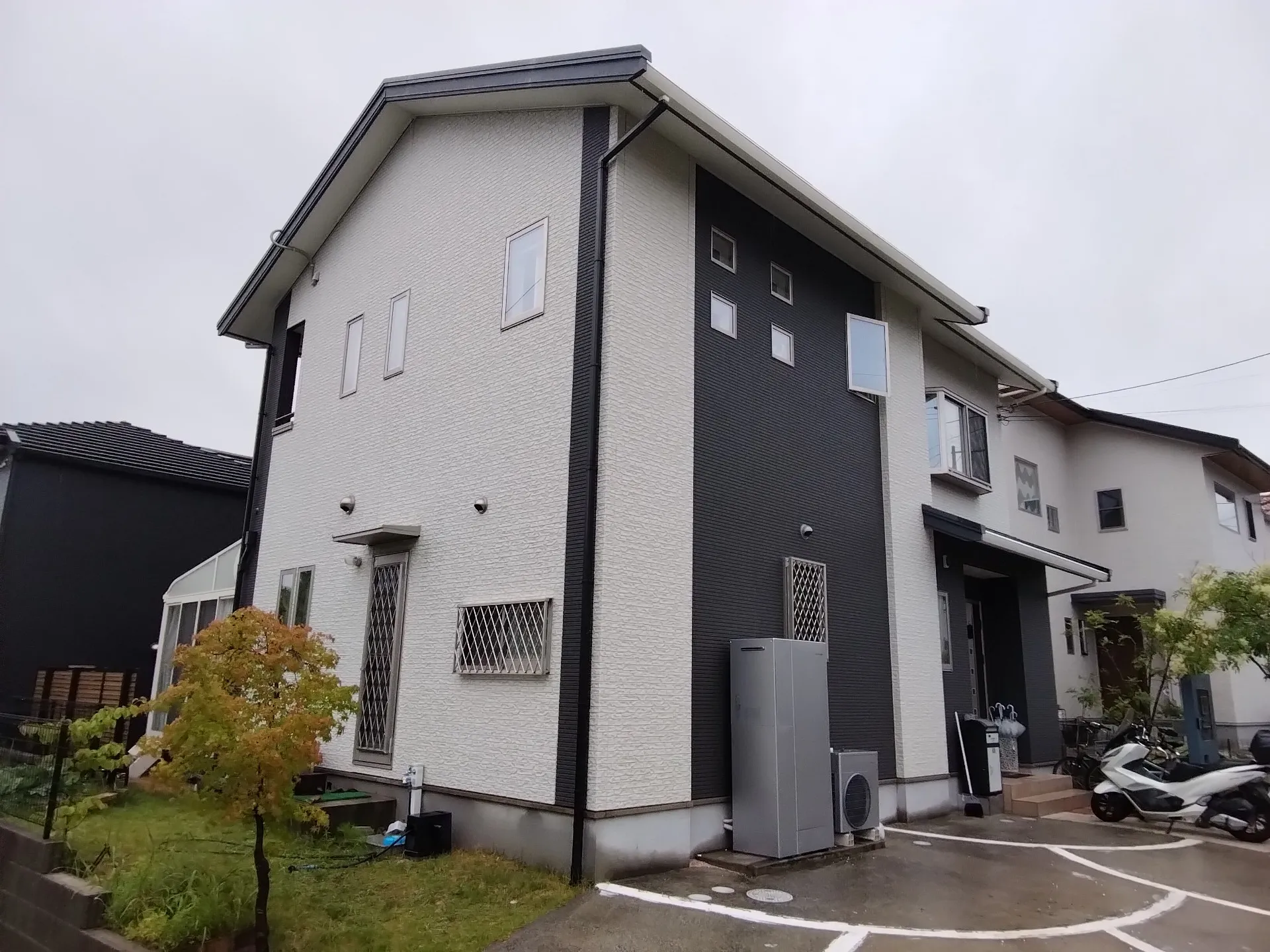 大阪府茨木市に外壁フル塗装､屋根塗装､シーリング工事､ベランダ簡易防水工事のお見積もりしました。