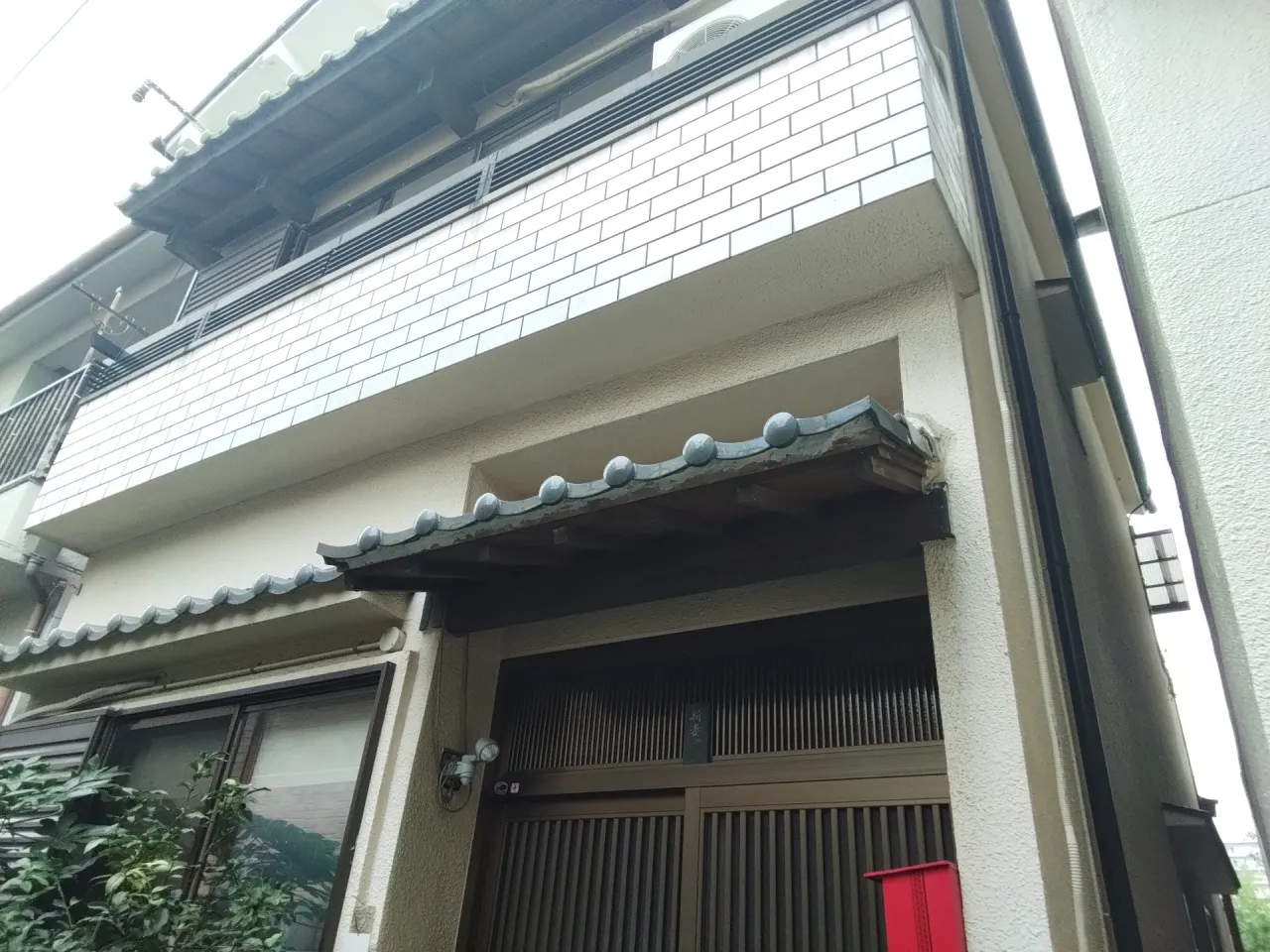 大阪府大東市で外壁フル塗装、シーリング工事、ベランダ簡易防水、屋根点検のご契約を頂きました。ありがとうございます。