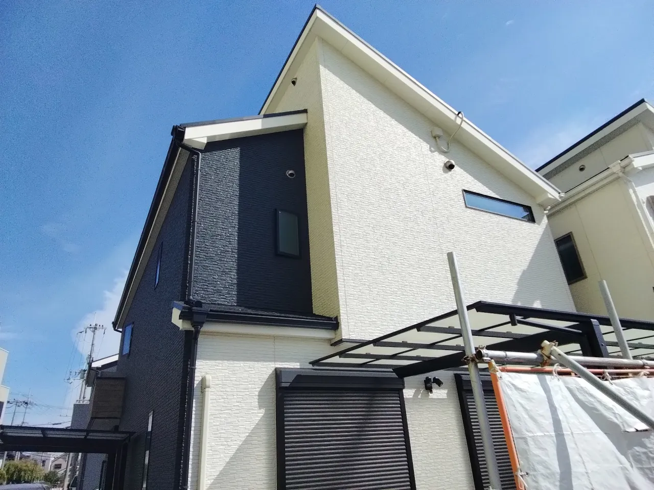 大阪府高槻市に外壁フル塗装､屋根塗装､シーリング工事､ベランダ簡易防水工事のお見積に行きました