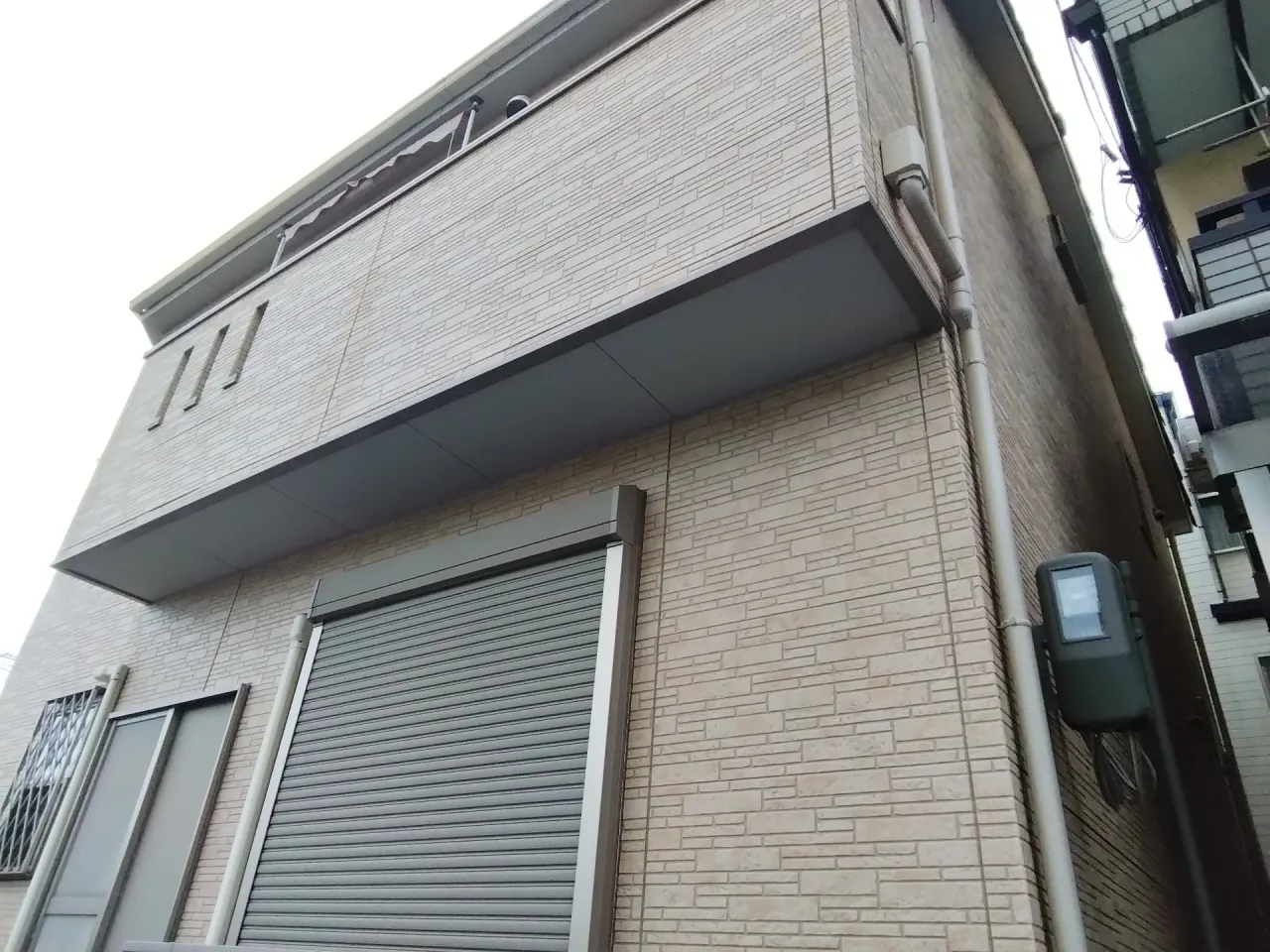 大阪府吹田市に外壁フル塗装、シーリング工事、ベランダ簡易防水工事のお見積もりに行きました。
