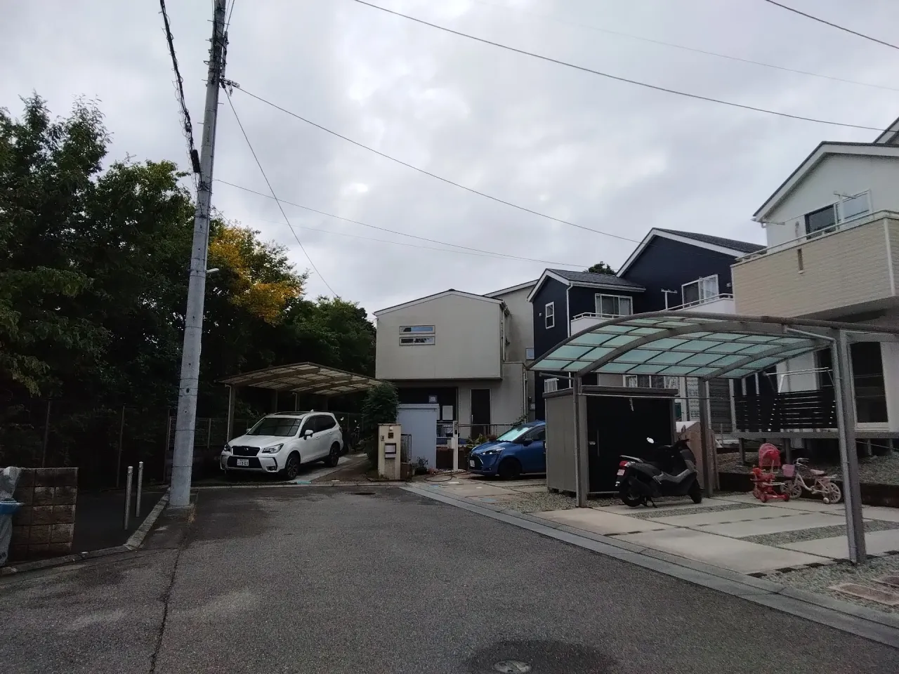 兵庫県川西市に外壁フル塗装、屋根塗装、シーリング工事、ベランダ簡易防水工事のお見積もりに行きました。